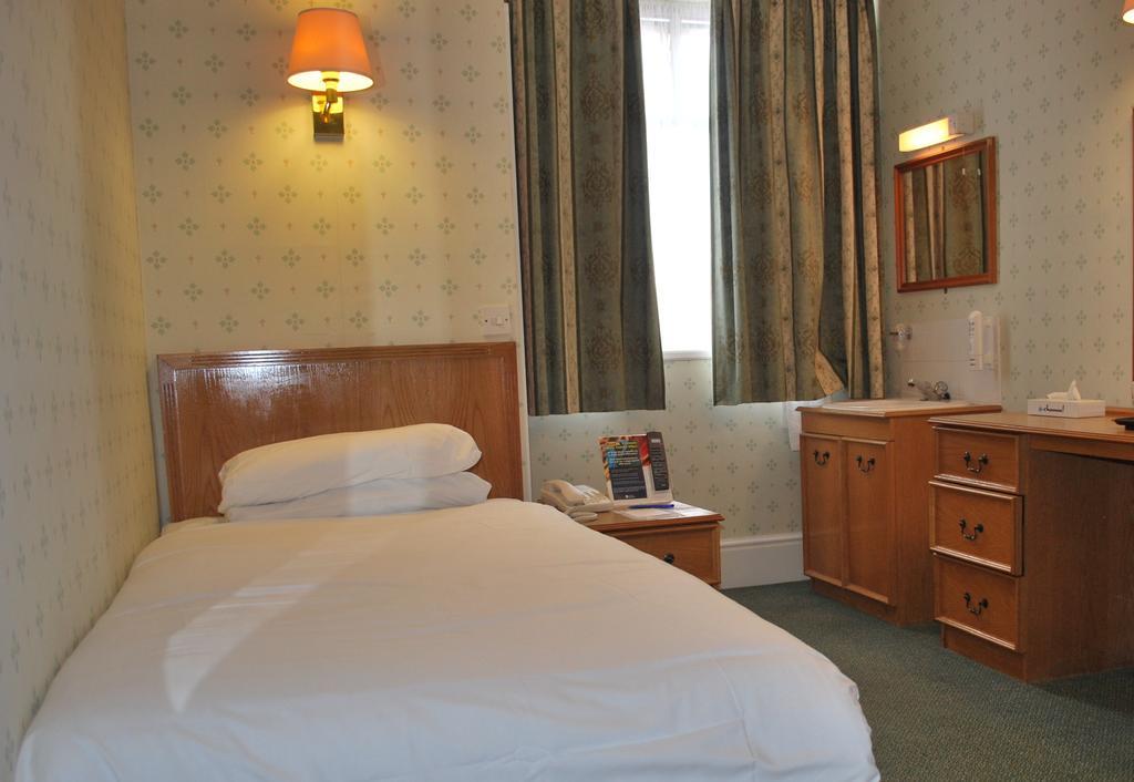 Best Western Cumberland Hotel Харроу Номер фото
